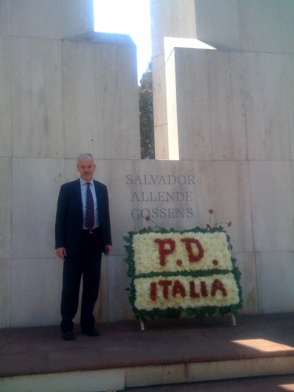 pistelli-tomba-allende_cile-26_03_2009 pistelli-tomba-allende_cile-26_03_2009